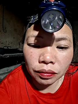 Snapshot of miomio-12 chatting on 03-28-26, 01:43 miomio-12 online show from 03-28-26, 01:43