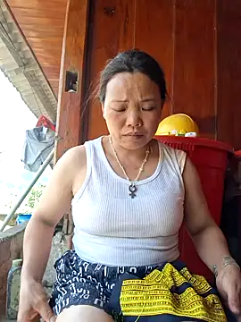 Snapshot of miomio-12 chatting on 04-09-26, 06:19 miomio-12 online show from 04-09-26, 06:19