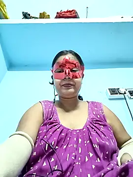 Snapshot of misti02 chatting on 10-12-25, 10:42 misti02 online show from 10-12-25, 10:42