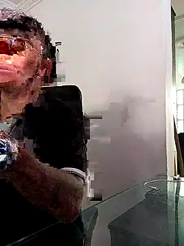 Snapshot of EithanFuckboys chatting on 10-28-25, 01:36 EithanFuckboys online show from 10-28-25, 01:36