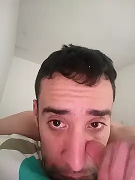 Snapshot of miguevice chatting on 10-22-25, 08:30 miguevice online show from 10-22-25, 08:30