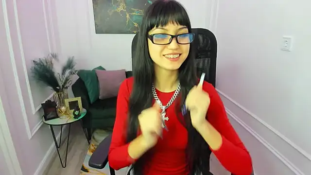 Snapshot of TiffanyYounge chatting on 02-05-26, 11:15 TiffanyYounge online show from 02-05-26, 11:15