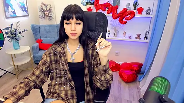 Snapshot of TiffanyYounge chatting on 02-09-26, 11:14 TiffanyYounge online show from 02-09-26, 11:14