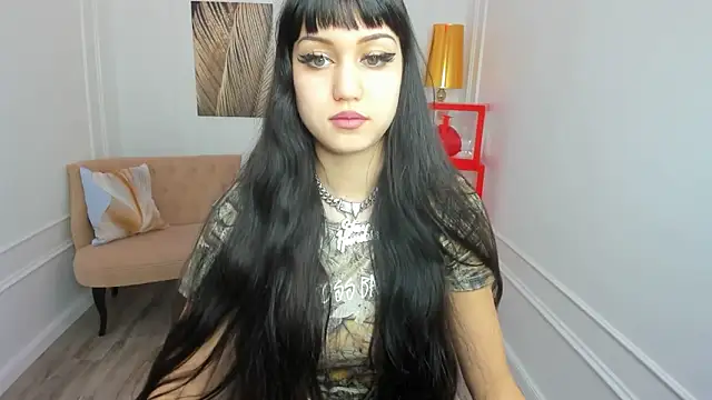 Snapshot of TiffanyYounge chatting on 02-27-26, 12:16 TiffanyYounge online show from 02-27-26, 12:16