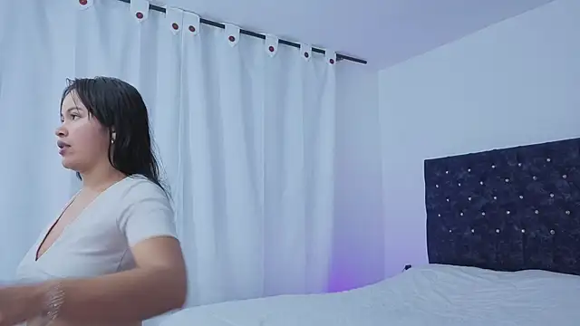 Catherine     online show from 11-25-25, 02:00