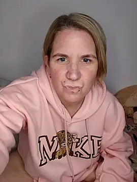 LaceyWestxx online show from 11-30-25, 06:01