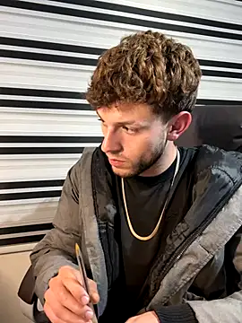 noah red online show from 10-26-25, 03:34