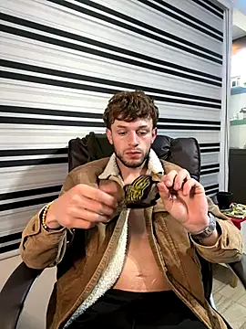 noah red online show from 10-30-25, 01:40