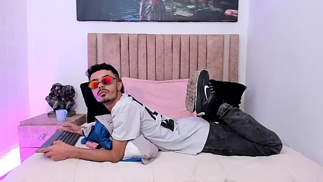 Timothe Evans online show from 10-24-25, 09:11