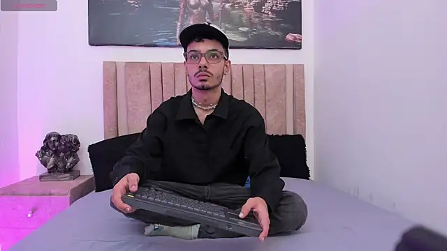 Timothe Evans online show from 10-30-25, 07:47