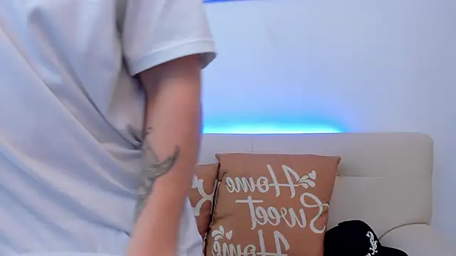 Leoo Miller online show from 10-28-25, 09:17