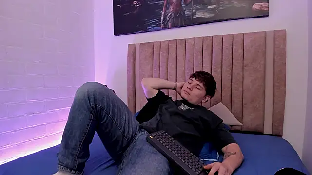 Leoo Miller online show from 11-23-25, 05:07