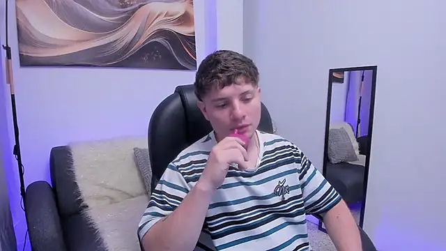 Leoo Miller online show from 12-17-25, 07:47