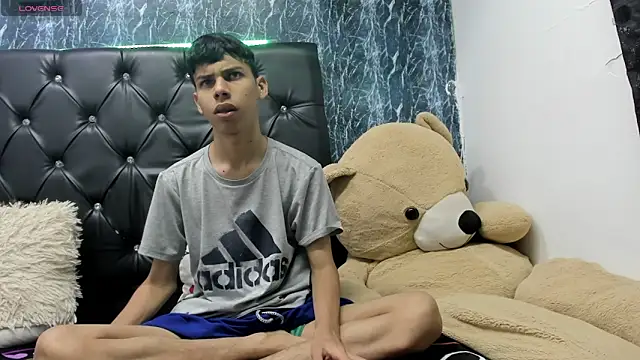 sexyboys cutex18 online show from 02-08-26, 05:05