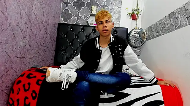 sexyboys cutex18 online show from 03-28-26, 07:24