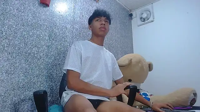 sexyboys cutex18 online show from 04-10-26, 02:06