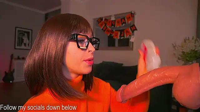 Snapshot of karolineneuer_ chatting on 10-30-25, 12:12 karolineneuer online show from 10-30-25, 12:12