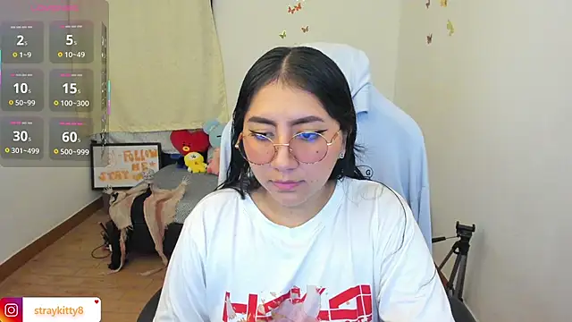 Snapshot of LoveLyy- chatting on 10-07-25, 11:46 LoveLyy- online show from 10-07-25, 11:46