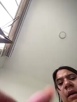 Snapshot of Stefany_Bam chatting on 12-16-25, 06:13 Stefany Bam online show from 12-16-25, 06:13