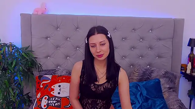 Snapshot of MaeAnna chatting on 11-02-25, 04:37 MaeAnna online show from 11-02-25, 04:37