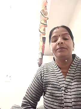 Snapshot of Sapnahot34 chatting on 12-17-25, 03:01 Sapnahot34 online show from 12-17-25, 03:01