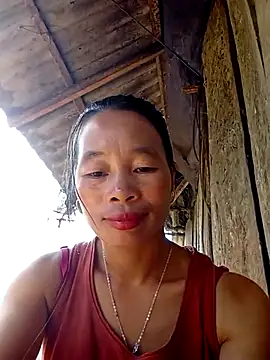 Snapshot of chieu_xinh chatting on 10-11-25, 01:38 chieu xinh online show from 10-11-25, 01:38