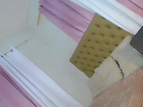 Snapshot of sexy_calista chatting on 12-18-25, 10:49 sexy calista online show from 12-18-25, 10:49