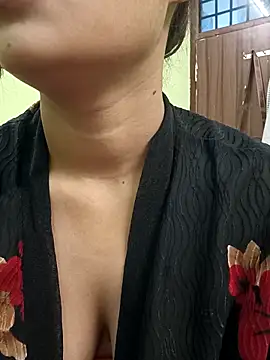 Snapshot of Beautiful_Eye chatting on 12-21-25, 07:59 Beautiful Eye online show from 12-21-25, 07:59