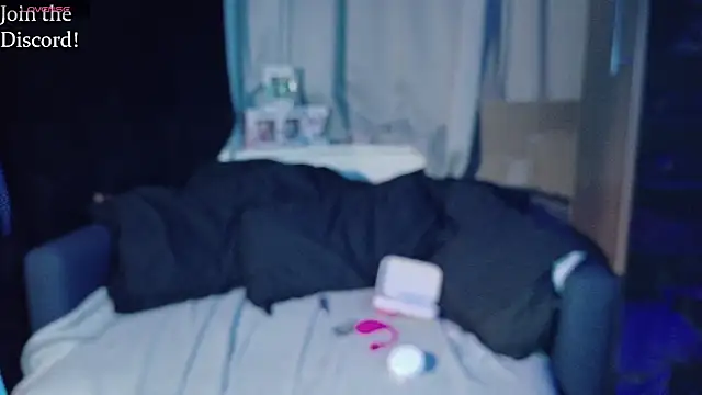 Snapshot of venusflytrapped chatting on 02-12-26, 03:45 venusflytrapped online show from 02-12-26, 03:45