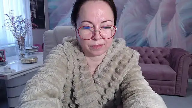 Snapshot of Arisa5000 chatting on 01-19-25, 07:15 Arisa5000 online show from 01-19-25, 07:15