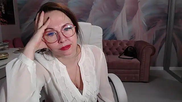 Snapshot of Arisa5000 chatting on 01-20-25, 04:01 Arisa5000 online show from 01-20-25, 04:01