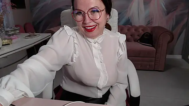 Snapshot of Arisa5000 chatting on 02-01-25, 02:13 Arisa5000 online show from 02-01-25, 02:13