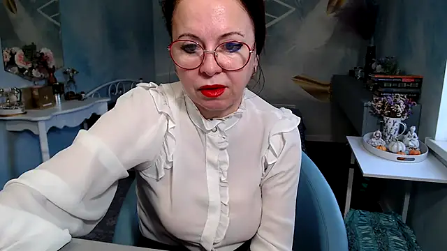 Snapshot of Arisa5000 chatting on 09-29-25, 05:12 Arisa5000 online show from 09-29-25, 05:12