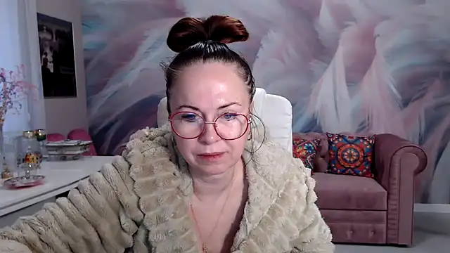 Snapshot of Arisa5000 chatting on 10-09-25, 05:49 Arisa5000 online show from 10-09-25, 05:49