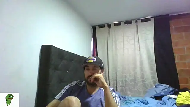 Snapshot of coolfriki chatting on 07-04-26, 03:18 coolfriki online show from 07-04-26, 03:18