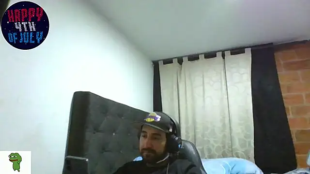Snapshot of coolfriki chatting on 07-05-26, 03:23 coolfriki online show from 07-05-26, 03:23