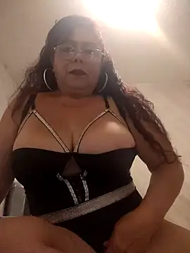 Snapshot of Kamila70 chatting on 11-26-25, 04:02 Kamila70 online show from 11-26-25, 04:02