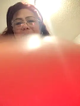 Snapshot of Kamila70 chatting on 12-18-25, 03:23 Kamila70 online show from 12-18-25, 03:23