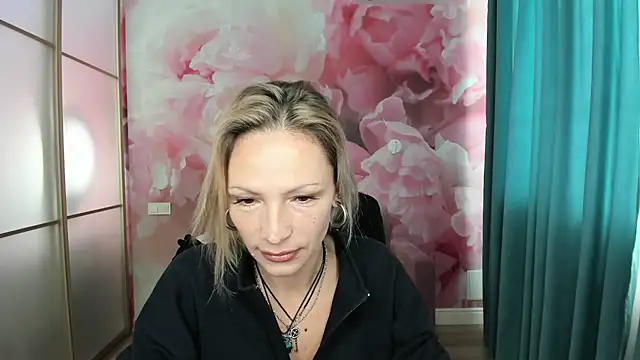 AlinaMoor online show from 10-21-25, 05:41