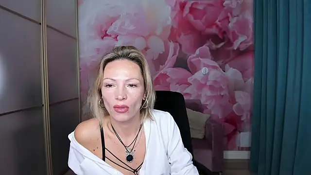 AlinaMoor online show from 10-24-25, 05:48