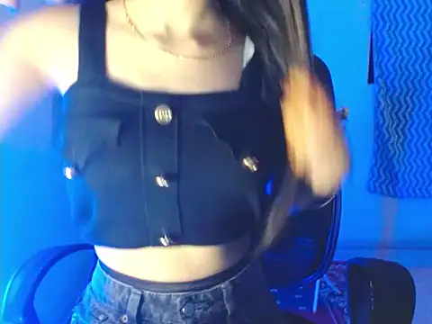 Snapshot of Roiseeee chatting on 02-11-26, 05:34 Roiseeee online show from 02-11-26, 05:34