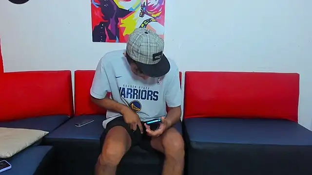 Snapshot of Lindaprincedemon chatting on 10-23-25, 12:59 Lindaprincedemon online show from 10-23-25, 12:59