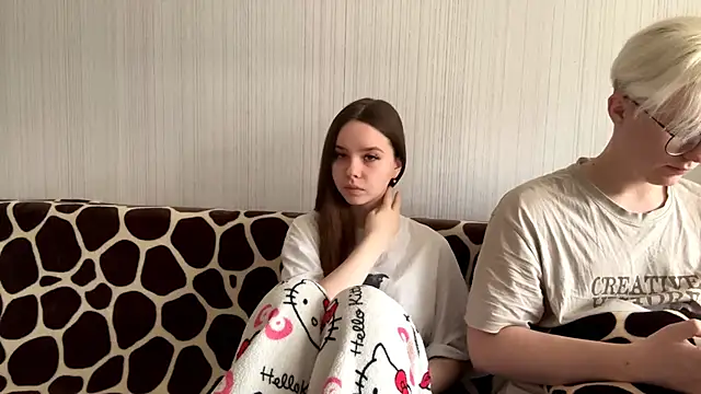 EhtelBiondi online show from 04-09-26, 07:47