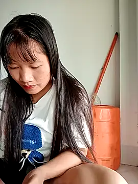 Snapshot of TrangNemo chatting on 10-06-25, 09:07 TrangNemo online show from 10-06-25, 09:07