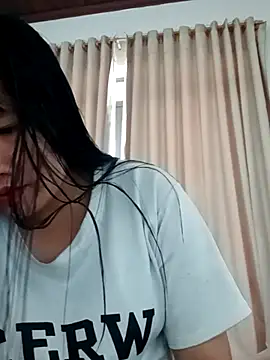 Snapshot of TrangNemo chatting on 10-10-25, 12:53 TrangNemo online show from 10-10-25, 12:53