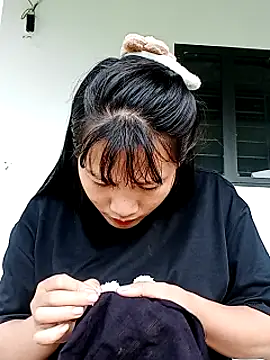 Snapshot of TrangNemo chatting on 10-11-25, 01:27 TrangNemo online show from 10-11-25, 01:27