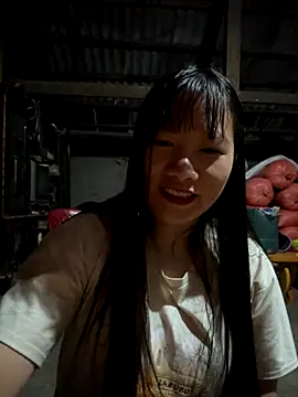 Snapshot of TrangNemo chatting on 10-24-25, 12:30 TrangNemo online show from 10-24-25, 12:30