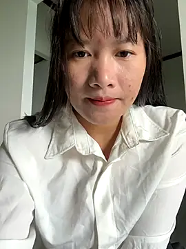 Snapshot of TrangNemo chatting on 10-26-25, 12:27 TrangNemo online show from 10-26-25, 12:27