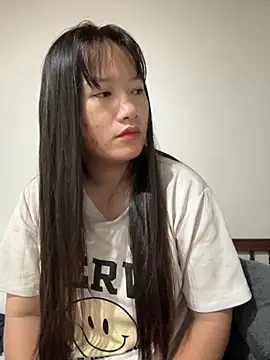 Snapshot of TrangNemo chatting on 11-09-25, 10:19 TrangNemo online show from 11-09-25, 10:19