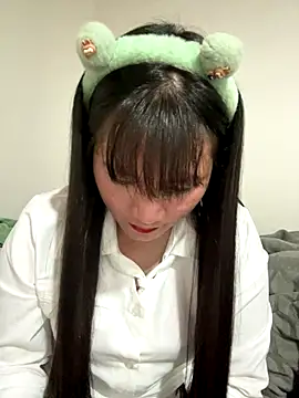 TrangNemo online show from 12-18-25, 09:04